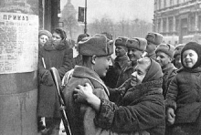 Артисты «Петербург-концерта» приглашают жителей великого города  вместе перелистать священную «Ленинградскую тетрадь»