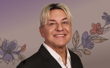 «Про любовь и рок-н-ролл» 8 марта споет Сергей Рогожин