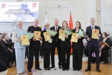 Поздравляем коллег с заслуженной наградой!